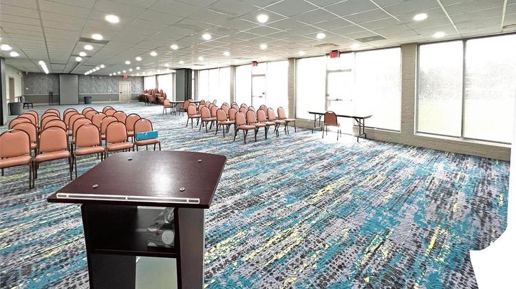 Quality Inn & Suites McDonough Meeting