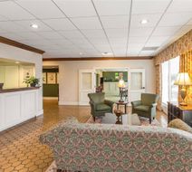 Quality Inn & Suites McDonough Lobby