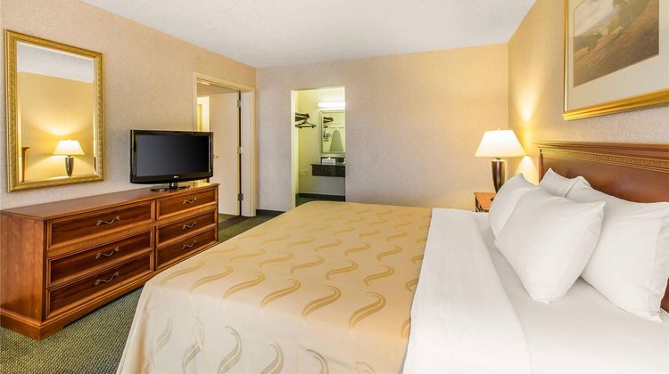 Quality Inn & Suites McDonough Suite