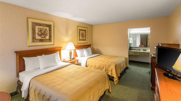 Quality Inn & Suites McDonough Room