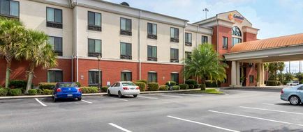 Comfort Suites Exterior