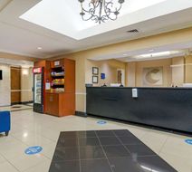 Comfort Suites Lobby