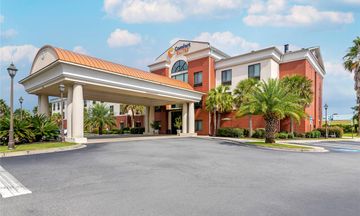 Comfort Suites