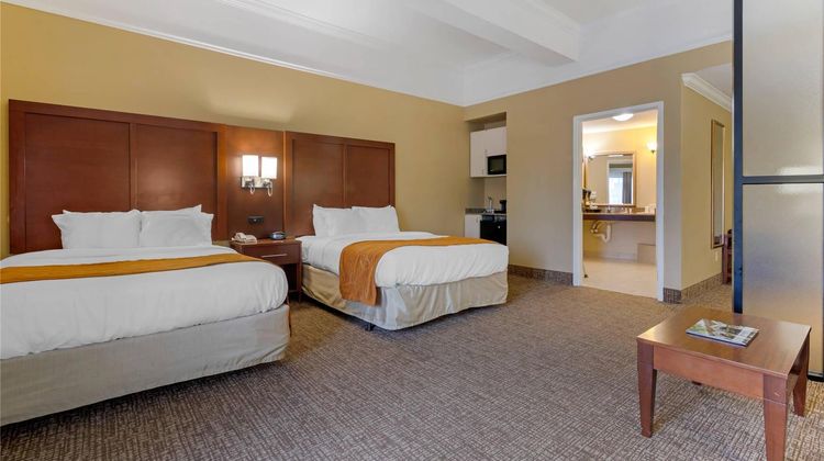 Comfort Suites Suite