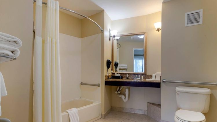 Comfort Suites Suite