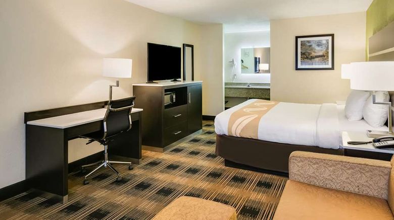 <b>Quality Inn and Suites Mt Chalet Room</b>. Images powered by <a href="https://iceportal.shijigroup.com/" title="IcePortal" target="_blank">IcePortal</a>.