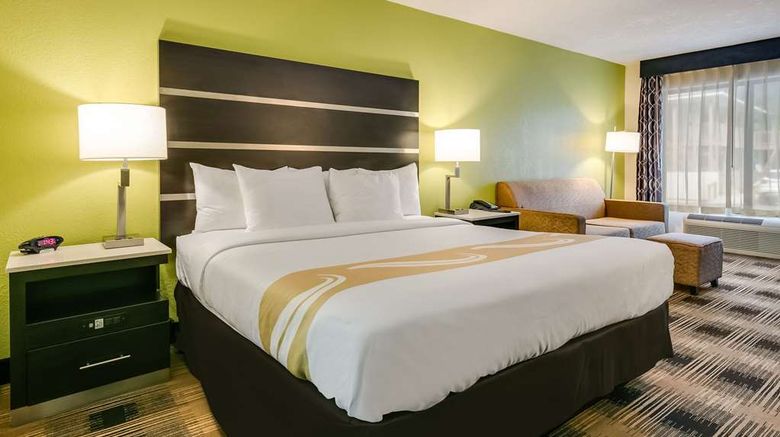 <b>Quality Inn and Suites Mt Chalet Room</b>. Images powered by <a href="https://iceportal.shijigroup.com/" title="IcePortal" target="_blank">IcePortal</a>.