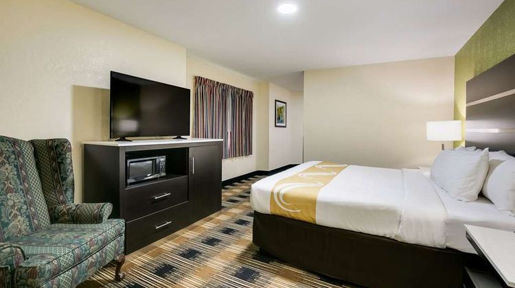 Quality Inn and Suites Mt Chalet Suite