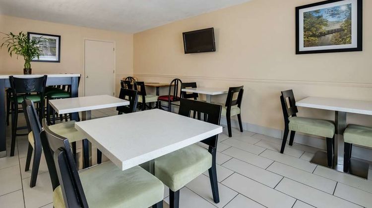 Quality Inn and Suites Mt Chalet Restaurant