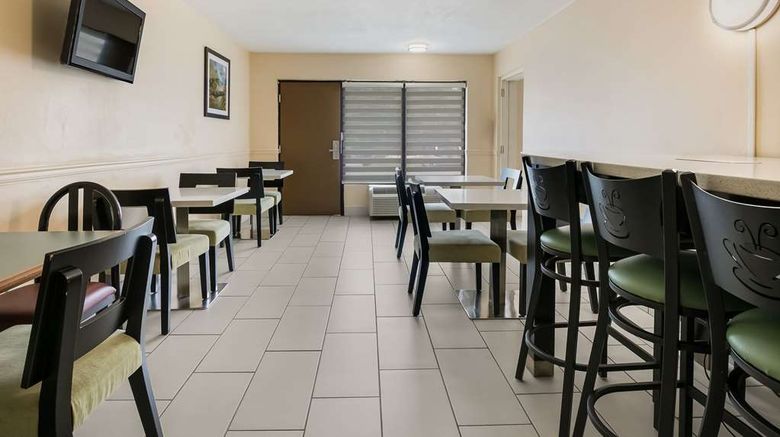 <b>Quality Inn and Suites Mt Chalet Restaurant</b>. Images powered by <a href="https://iceportal.shijigroup.com/" title="IcePortal" target="_blank">IcePortal</a>.