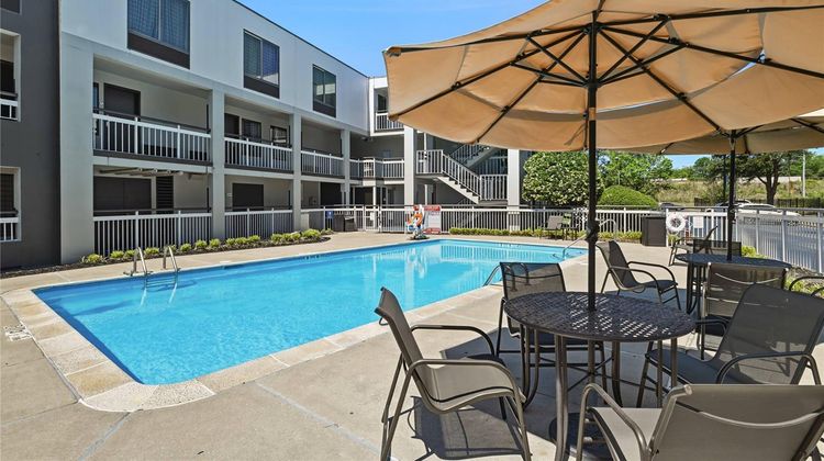 Quality Inn Pool