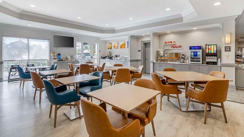 <b>Comfort Suites Valdosta Mall Area Restaurant</b>. Images powered by <a href="https://iceportal.shijigroup.com/" title="IcePortal" target="_blank">IcePortal</a>.
