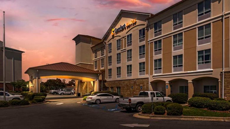 <b>Comfort Suites Valdosta Mall Area Exterior</b>. Images powered by <a href="https://iceportal.shijigroup.com/" title="IcePortal" target="_blank">IcePortal</a>.