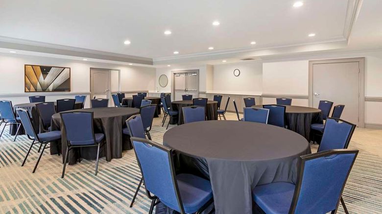 <b>Comfort Suites Valdosta Mall Area Meeting</b>. Images powered by <a href="https://iceportal.shijigroup.com/" title="IcePortal" target="_blank">IcePortal</a>.