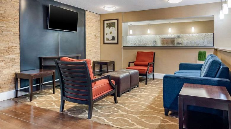 <b>Comfort Inn And Suites Macon North Lobby</b>. Images powered by <a href="https://iceportal.shijigroup.com/" title="IcePortal" target="_blank">IcePortal</a>.
