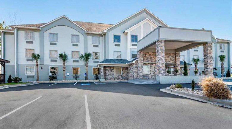 <b>Comfort Inn And Suites Macon North Exterior</b>. Images powered by <a href="https://iceportal.shijigroup.com/" title="IcePortal" target="_blank">IcePortal</a>.