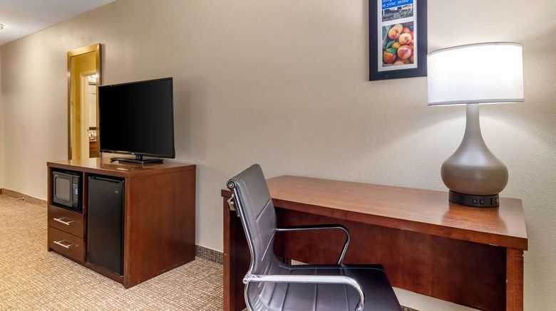 <b>Comfort Inn And Suites Macon North Room</b>. Images powered by <a href="https://iceportal.shijigroup.com/" title="IcePortal" target="_blank">IcePortal</a>.