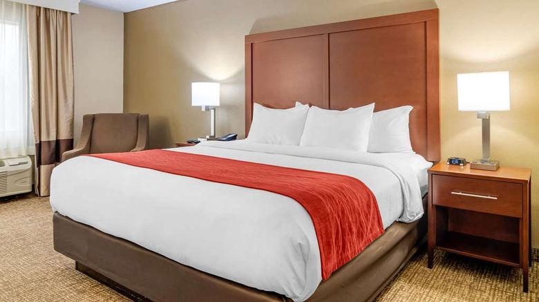 <b>Comfort Inn And Suites Macon North Room</b>. Images powered by <a href="https://iceportal.shijigroup.com/" title="IcePortal" target="_blank">IcePortal</a>.