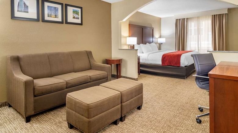 <b>Comfort Inn And Suites Macon North Suite</b>. Images powered by <a href="https://iceportal.shijigroup.com/" title="IcePortal" target="_blank">IcePortal</a>.