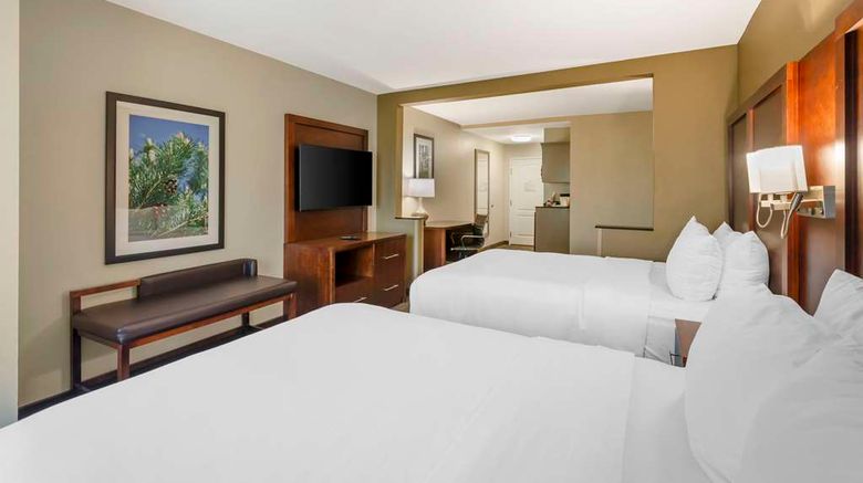 <b>Comfort Inn and Suites Tifton Suite</b>. Images powered by <a href="https://iceportal.shijigroup.com/" title="IcePortal" target="_blank">IcePortal</a>.