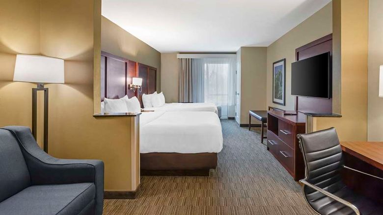 <b>Comfort Inn and Suites Tifton Suite</b>. Images powered by <a href="https://iceportal.shijigroup.com/" title="IcePortal" target="_blank">IcePortal</a>.