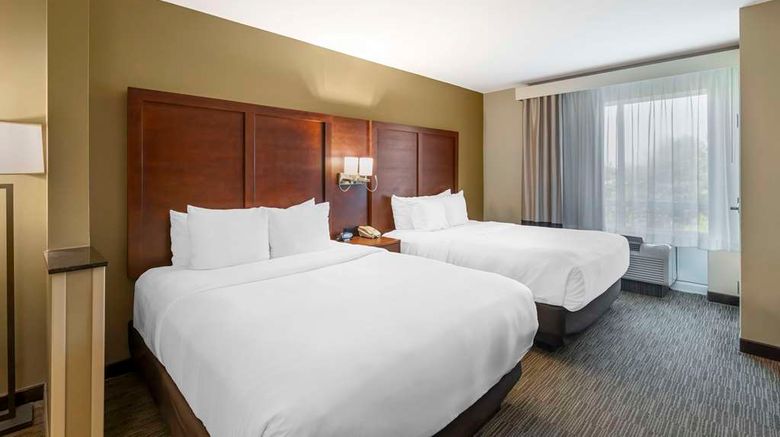 <b>Comfort Inn and Suites Tifton Suite</b>. Images powered by <a href="https://iceportal.shijigroup.com/" title="IcePortal" target="_blank">IcePortal</a>.