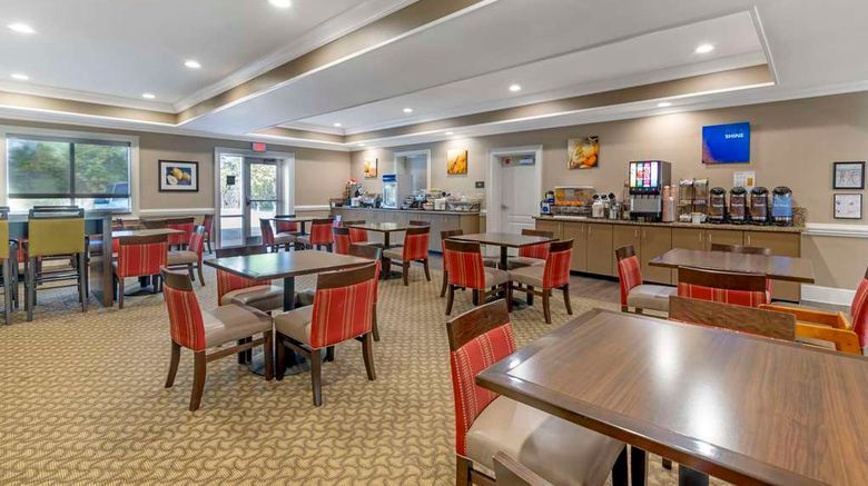 <b>Comfort Inn and Suites Tifton Restaurant</b>. Images powered by <a href="https://iceportal.shijigroup.com/" title="IcePortal" target="_blank">IcePortal</a>.