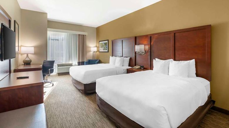<b>Comfort Inn and Suites Tifton Room</b>. Images powered by <a href="https://iceportal.shijigroup.com/" title="IcePortal" target="_blank">IcePortal</a>.