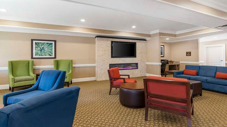 <b>Comfort Inn and Suites Tifton Lobby</b>. Images powered by <a href="https://iceportal.shijigroup.com/" title="IcePortal" target="_blank">IcePortal</a>.