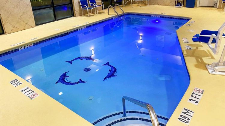 Comfort Suites Kings Bay Naval Base Area Pool