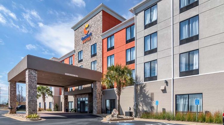 Comfort Suites Exterior