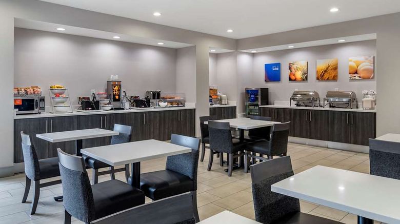 <b>Comfort Suites Restaurant</b>. Images powered by <a href="https://iceportal.shijigroup.com/" title="IcePortal" target="_blank">IcePortal</a>.