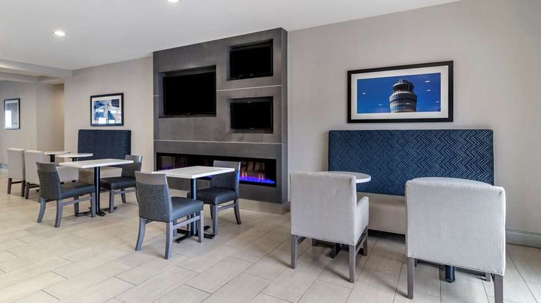 <b>Comfort Suites Restaurant</b>. Images powered by <a href="https://iceportal.shijigroup.com/" title="IcePortal" target="_blank">IcePortal</a>.