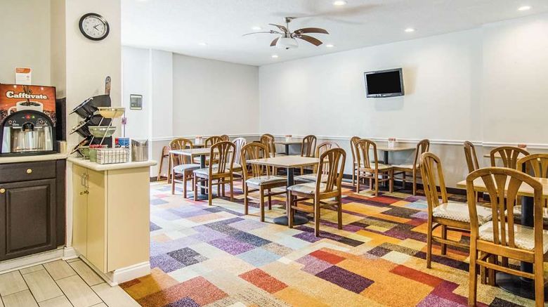 <b>Econo Lodge Darien Restaurant</b>. Images powered by <a href="https://iceportal.shijigroup.com/" title="IcePortal" target="_blank">IcePortal</a>.