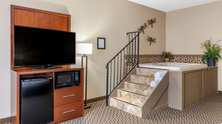 Comfort Inn & Suites Blue Ridge Suite
