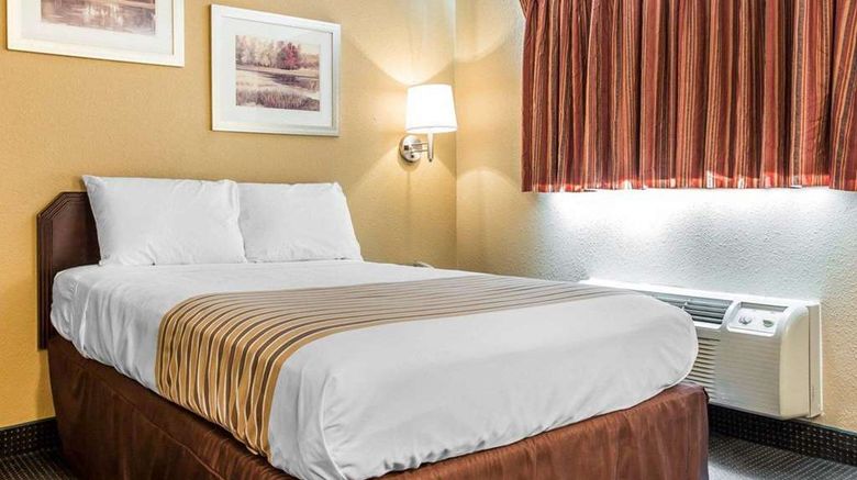 <b>Suburban Studios Room</b>. Images powered by <a href="https://iceportal.shijigroup.com/" title="IcePortal" target="_blank">IcePortal</a>.