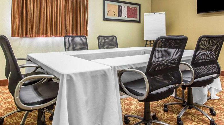 <b>Suburban Studios Meeting</b>. Images powered by <a href="https://iceportal.shijigroup.com/" title="IcePortal" target="_blank">IcePortal</a>.