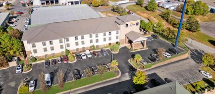 Comfort Suites Exterior
