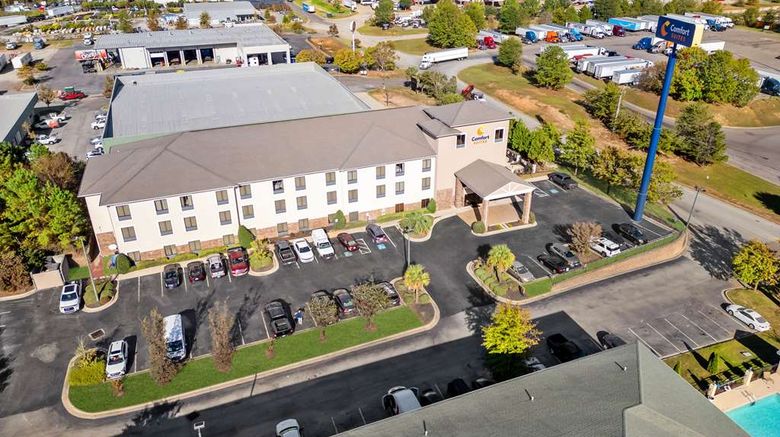 <b>Comfort Suites Exterior</b>. Images powered by <a href="https://iceportal.shijigroup.com/" title="IcePortal" target="_blank">IcePortal</a>.