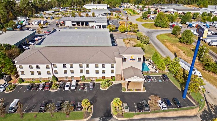 Comfort Suites Exterior
