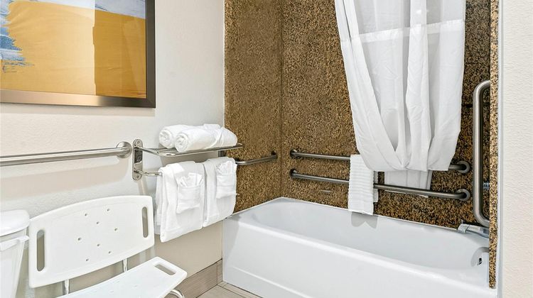 Comfort Suites Room