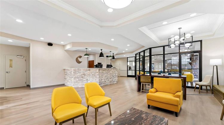 Comfort Suites Lobby