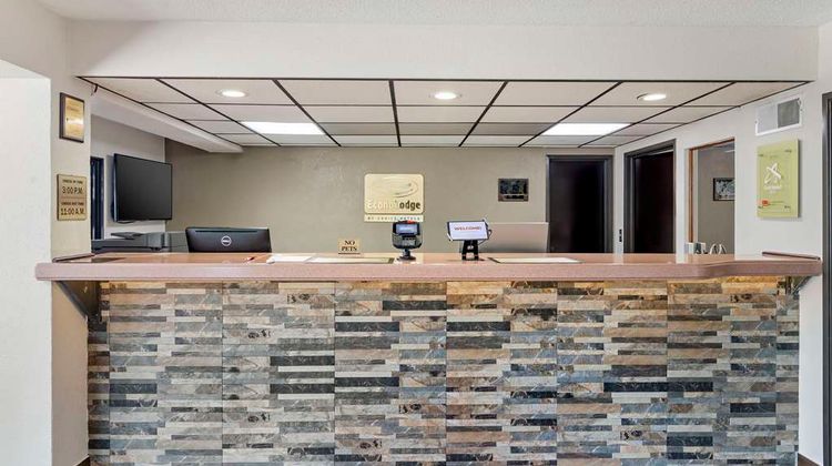 Econo Lodge Downtown Lobby