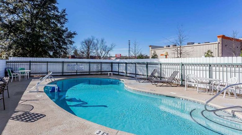 <b>Rodeway Inn - Augusta Pool</b>. Images powered by <a href="https://iceportal.shijigroup.com/" title="IcePortal" target="_blank">IcePortal</a>.