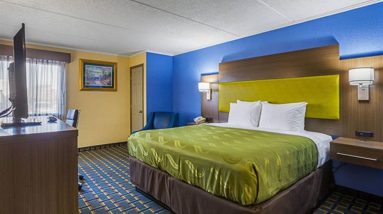 Quality Inn & Suites Atlanta Six Flags Room