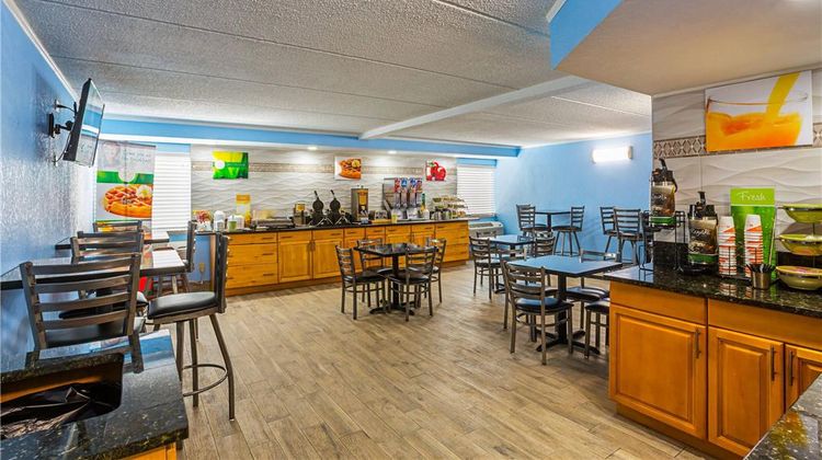 Quality Inn & Suites Atlanta Six Flags Restaurant
