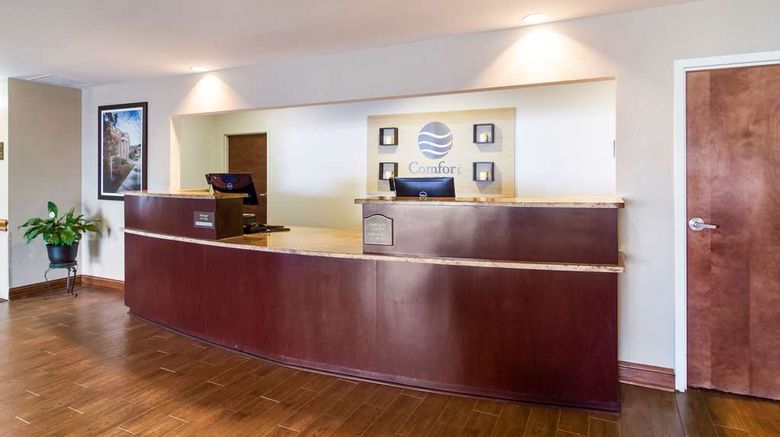 <b>Comfort Inn Lobby</b>. Images powered by <a href="https://iceportal.shijigroup.com/" title="IcePortal" target="_blank">IcePortal</a>.