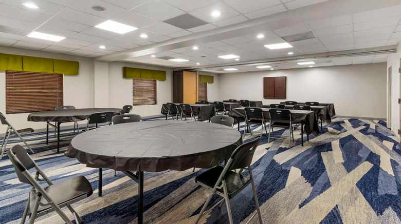 <b>Comfort Suites Atlanta Airport Meeting</b>. Images powered by <a href="https://iceportal.shijigroup.com/" title="IcePortal" target="_blank">IcePortal</a>.
