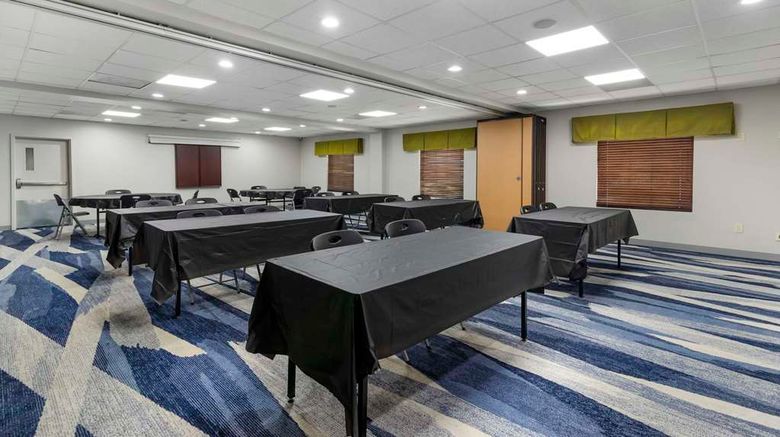 <b>Comfort Suites Atlanta Airport Meeting</b>. Images powered by <a href="https://iceportal.shijigroup.com/" title="IcePortal" target="_blank">IcePortal</a>.