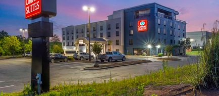 Comfort Suites Atlanta Airport Exterior